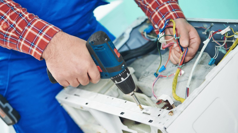 Gölcük Ukinox Ukinox çamaşır makinesi kart tamiri – Su almama arızası orijinal parça ile giderildi. - Teknik servis örneği